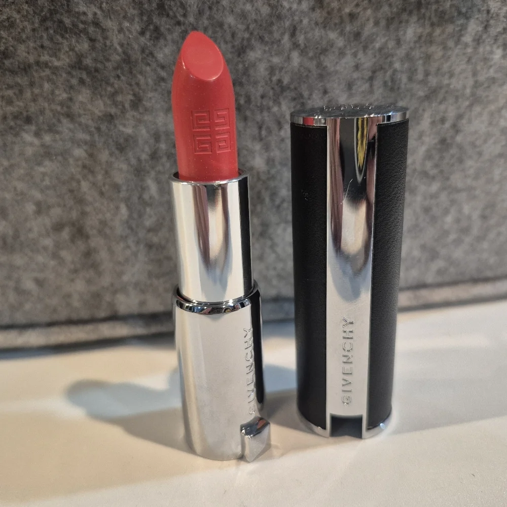 Givenchy Le Rouge Lipstick -  Corail Signature - Picture 2 of 5